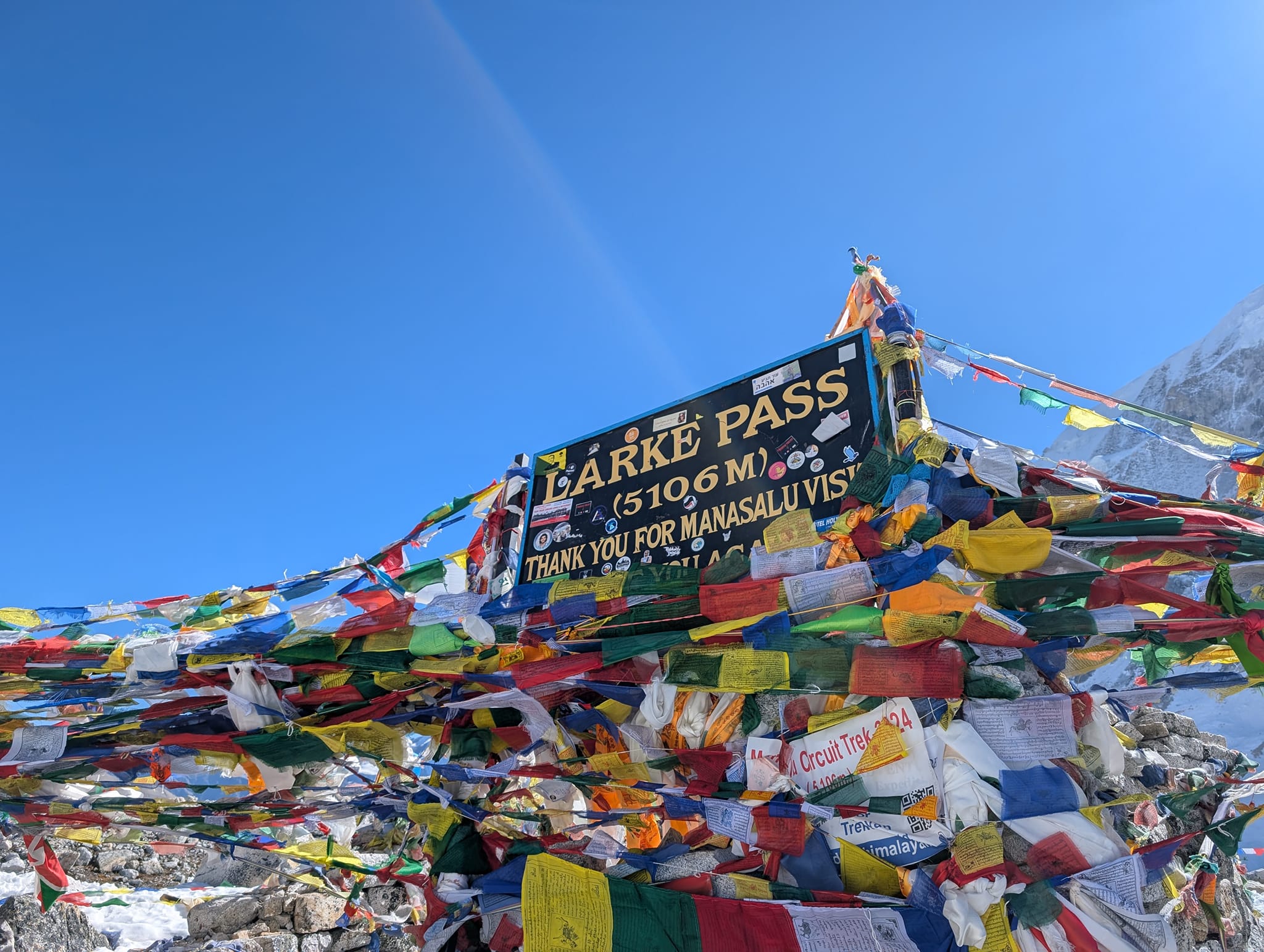 Manaslu Trek with Iconic Flag View