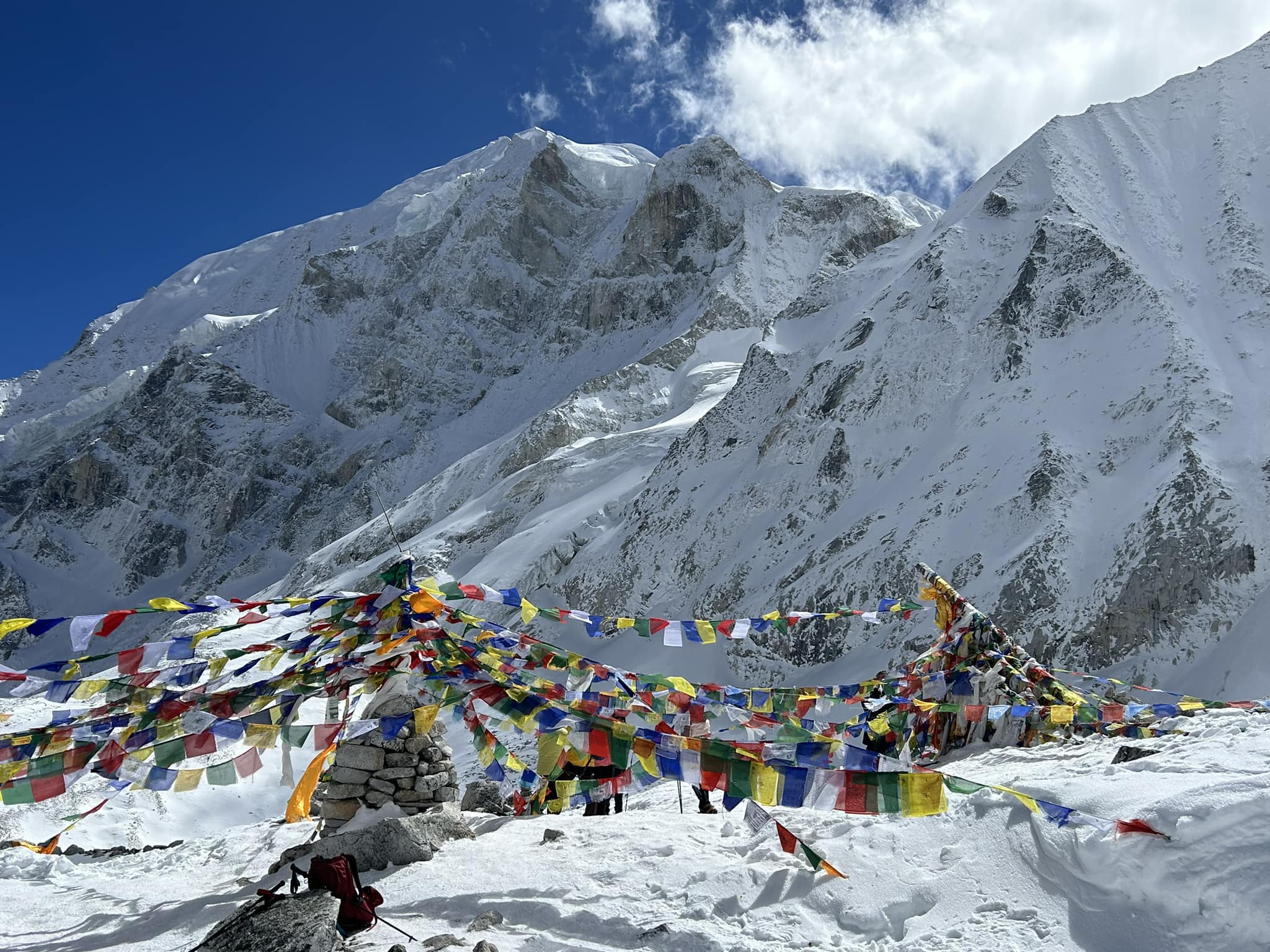 Snowy Peaks and Flag – Manaslu Trek