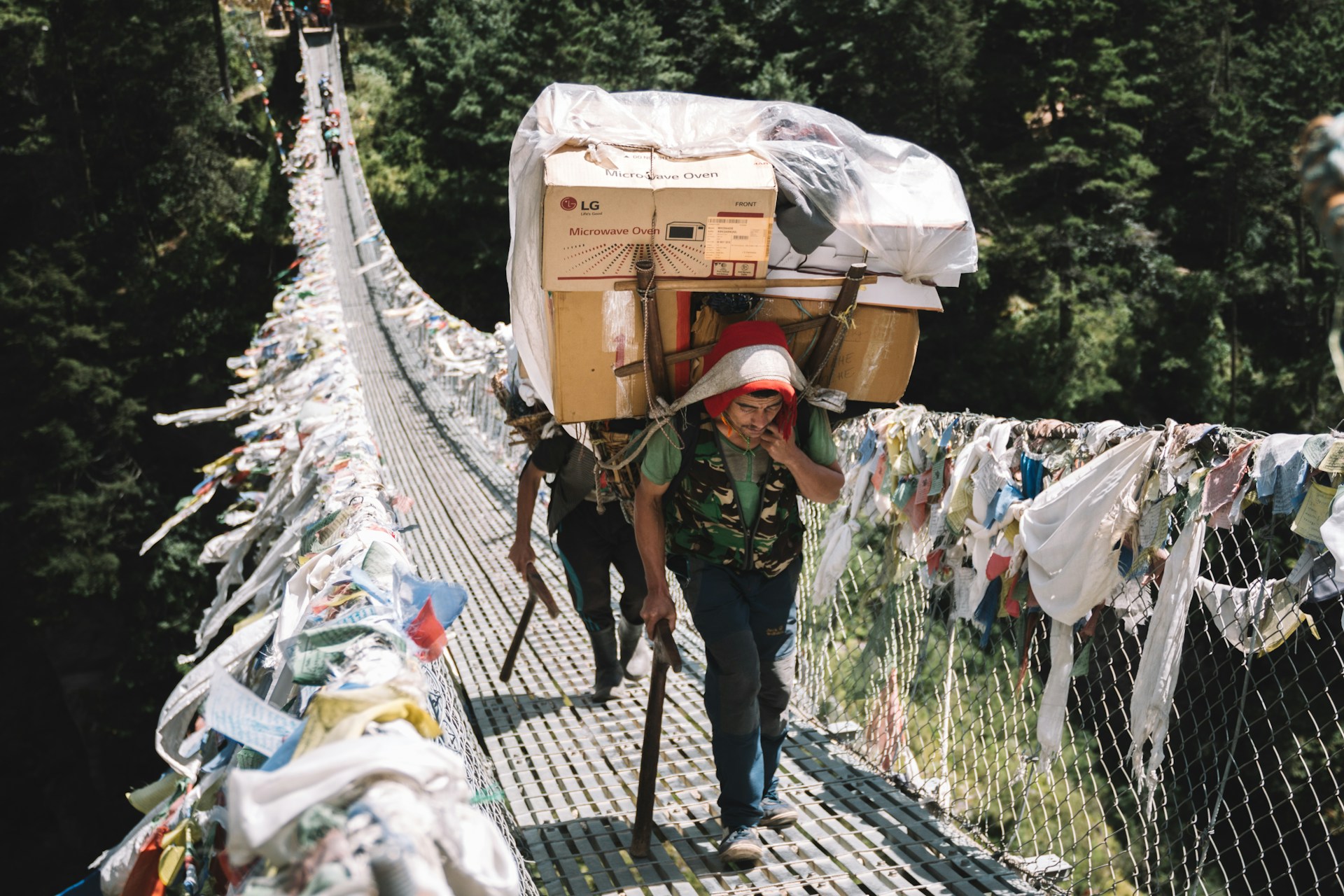 Sherpa Porters – The Backbone of Himalayan Transport