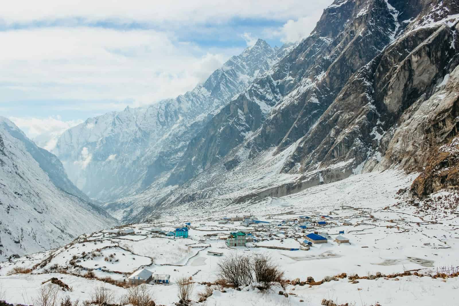 Stunning Mountain Views on the Langtang Valley Trek under Clear Skies